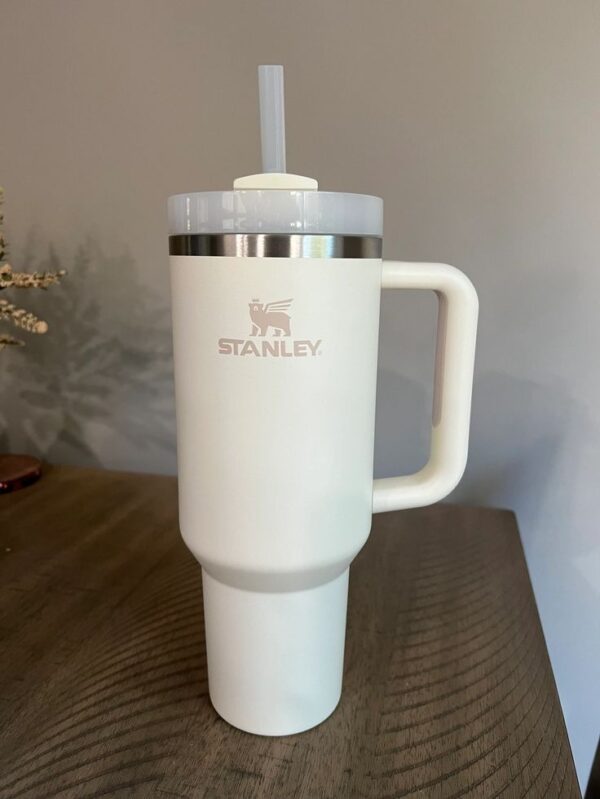 The Quencher H2.0 Flowstate™ Tumbler | 1.18L - Image 10